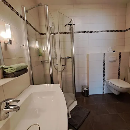 Zum Lindenwirt Gæstehus 4*